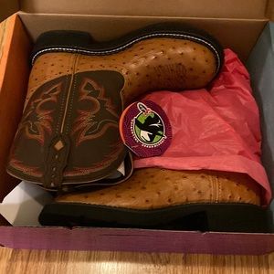 NWT Justin Boots Gypsy Collection boots. Size 8